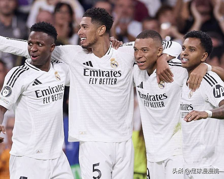 巴乔飞机上偶遇辛纳：很高兴见到你，现象级人物（巴乔机上邂逅辛纳：直言很高兴见到你，称其为现象级人物）